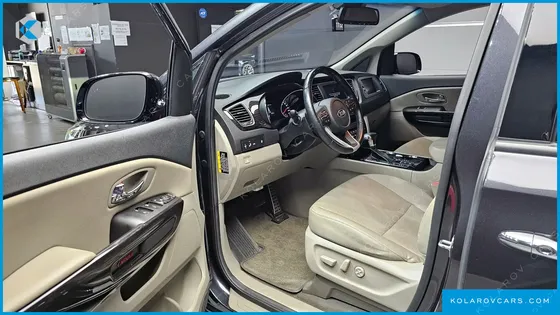 KIA CARNIVAL 9-SEATER PRSTIGE