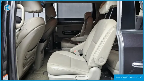 KIA CARNIVAL 9-SEATER PRSTIGE