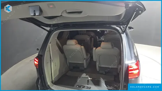KIA CARNIVAL 9-SEATER PRSTIGE