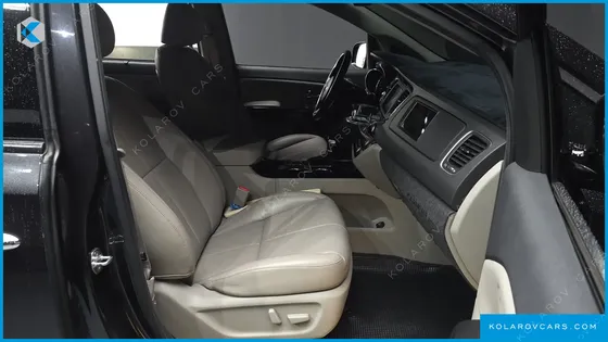 KIA CARNIVAL 9-SEATER NOBLESSE SPECIAL