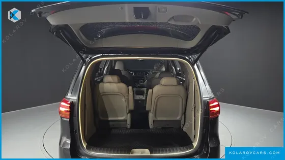 KIA CARNIVAL 9-SEATER NOBLESSE SPECIAL