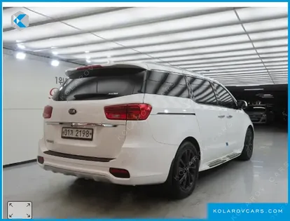 KIA CARNIVAL 9-SEATER NOBLESSE SPECIAL