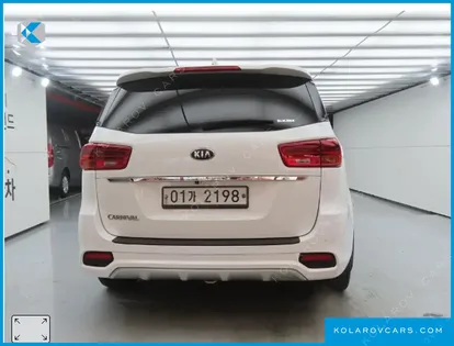 KIA CARNIVAL 9-SEATER NOBLESSE SPECIAL