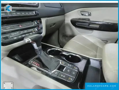 KIA CARNIVAL 9-SEATER NOBLESSE SPECIAL