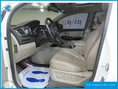 KIA CARNIVAL 9-SEATER NOBLESSE SPECIAL