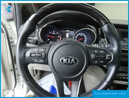 KIA CARNIVAL 9-SEATER NOBLESSE SPECIAL