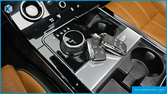 LAND ROVER RANGE ROVER VELAR 3.0 D300 R-DYNAMIC HSE