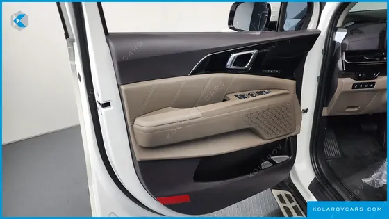 KIA CARNIVAL GASOLINE 9-SEATER SIGNATURE