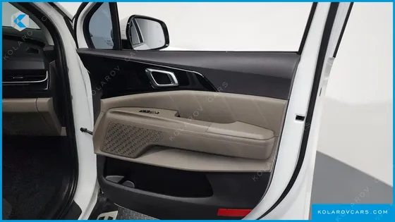 KIA CARNIVAL GASOLINE 9-SEATER SIGNATURE