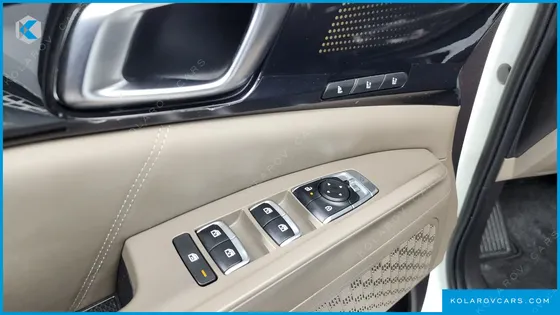 KIA CARNIVAL GASOLINE 9-SEATER SIGNATURE
