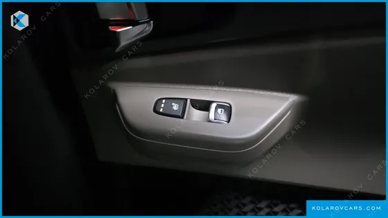 KIA CARNIVAL 9-SEATER PRESTIGE