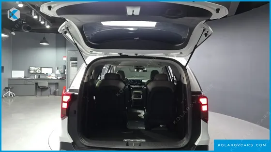 KIA CARNIVAL 9-SEATER PRESTIGE