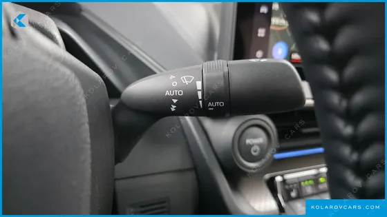 TOYOTA PRIUS 2.0 XLE