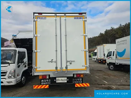 HYUNDAI MEGA TRUCK GOLD