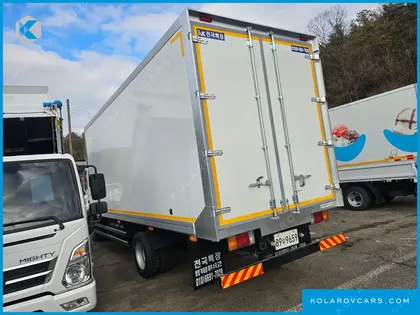 HYUNDAI MEGA TRUCK GOLD