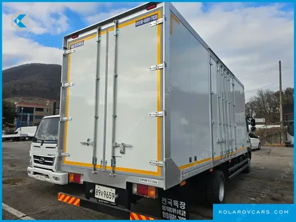 HYUNDAI MEGA TRUCK GOLD