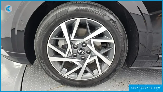 HYUNDAI GRANDEUR 2,5 GASOLINE 2WD