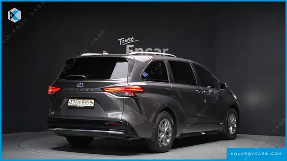 TOYOTA SIENNA 2.5 HYBRID AWD