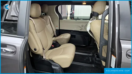 TOYOTA SIENNA 2.5 HYBRID AWD