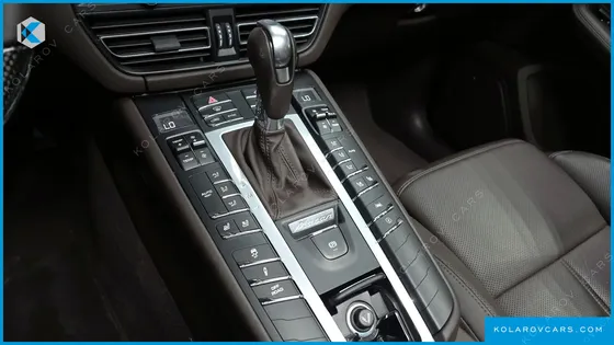 PORSCHE MACAN 2.0