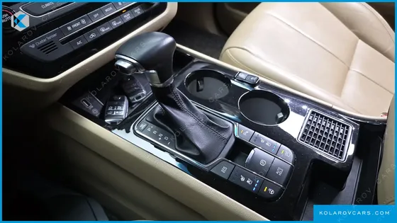 KIA CARNIVAL 9-SEATER HI-LIMOUSINE