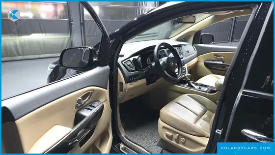 KIA CARNIVAL 9-SEATER HI-LIMOUSINE