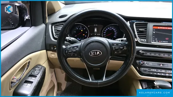 KIA CARNIVAL 9-SEATER HI-LIMOUSINE