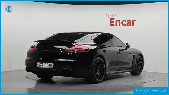 PORSCHE PANAMERA 4.8 GTS