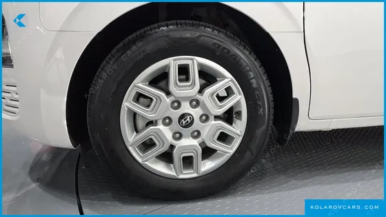 HYUNDAI STARIA 4WD TOURER 9-SEATER