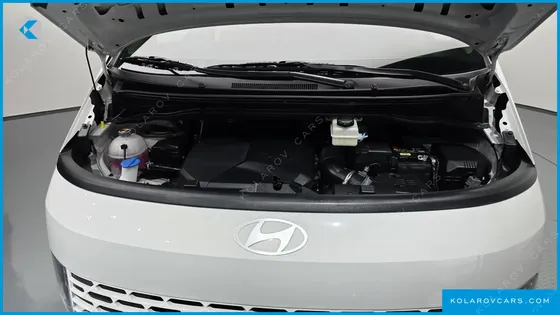 HYUNDAI STARIA 4WD TOURER 9-SEATER