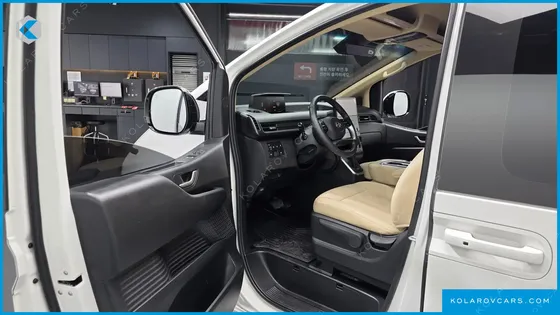 HYUNDAI STARIA 4WD TOURER 9-SEATER