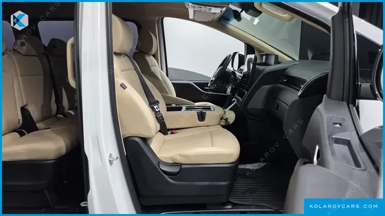 HYUNDAI STARIA 4WD TOURER 9-SEATER
