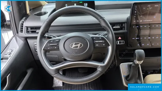 HYUNDAI STARIA 4WD TOURER 9-SEATER