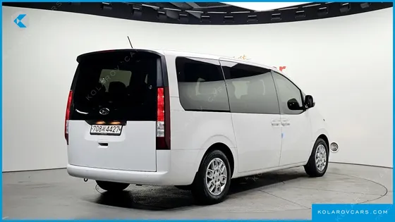 HYUNDAI STARIA TOURER 11-SEATER