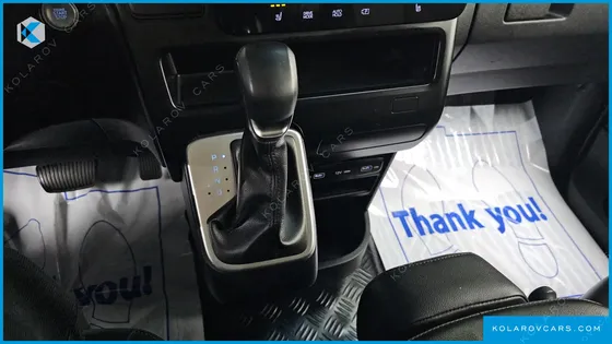 HYUNDAI STARIA TOURER 11-SEATER