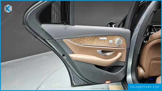 MERCEDES E-CLASS E300E 4MATIC EXCLUSIVE