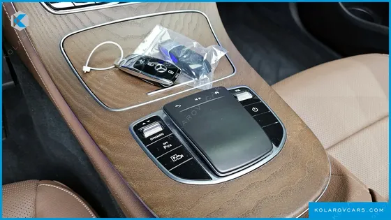 MERCEDES E-CLASS E300E 4MATIC EXCLUSIVE