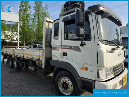 HYUNDAI MEGA TRUCK GOLD
