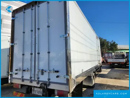 HYUNDAI MEGA TRUCK GOLD