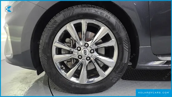KIA CARNIVAL 9-SEATER NOBLESSE SPECIAL
