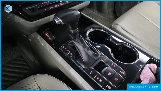 KIA CARNIVAL 9-SEATER NOBLESSE SPECIAL