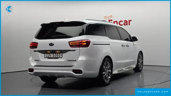 KIA CARNIVAL 7-SEATER LIMOUSINE