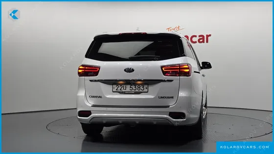 KIA CARNIVAL 7-SEATER LIMOUSINE