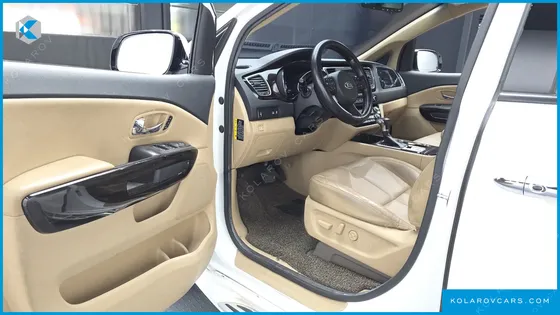 KIA CARNIVAL 7-SEATER LIMOUSINE