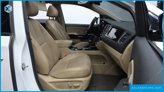 KIA CARNIVAL 7-SEATER LIMOUSINE