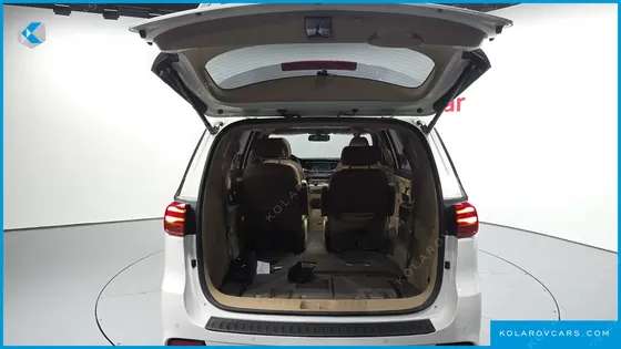 KIA CARNIVAL 7-SEATER LIMOUSINE