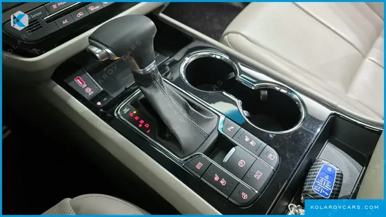 KIA CARNIVAL 7-SEATER LIMOUSINE