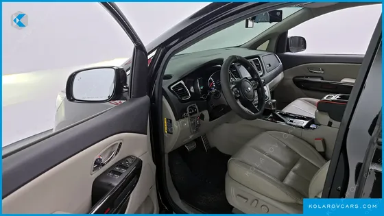 KIA CARNIVAL 7-SEATER LIMOUSINE