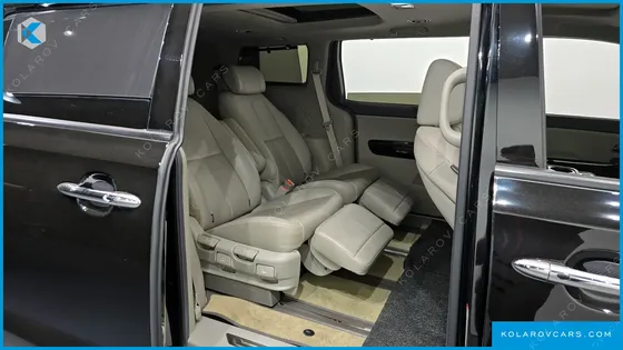 KIA CARNIVAL 7-SEATER LIMOUSINE