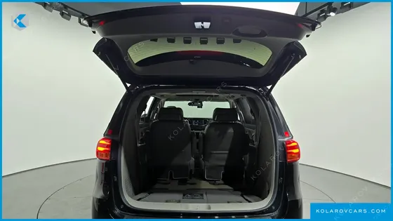 KIA CARNIVAL 7-SEATER LIMOUSINE